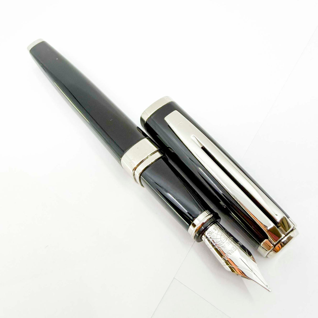 Waterman Oversized Exception Black Fountain Pen - Alternating Sides of Charcoal Stripes -Medium 18kt Gold Nib (Copy)