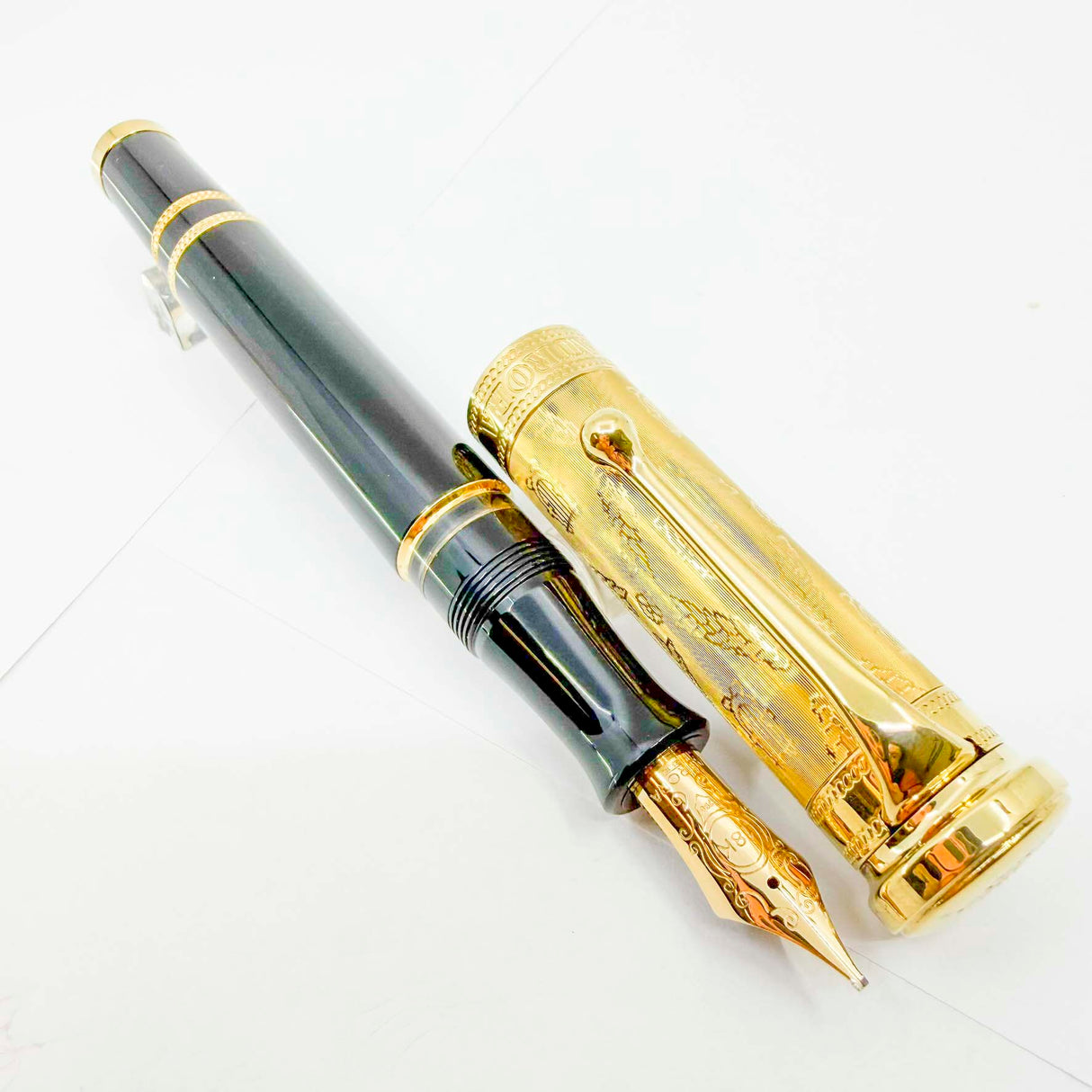 Aurora Guisseppe Verdi "Opera Doue"  Limited Edition Fountain Pen - Medium Italic 18kt Gold Nib