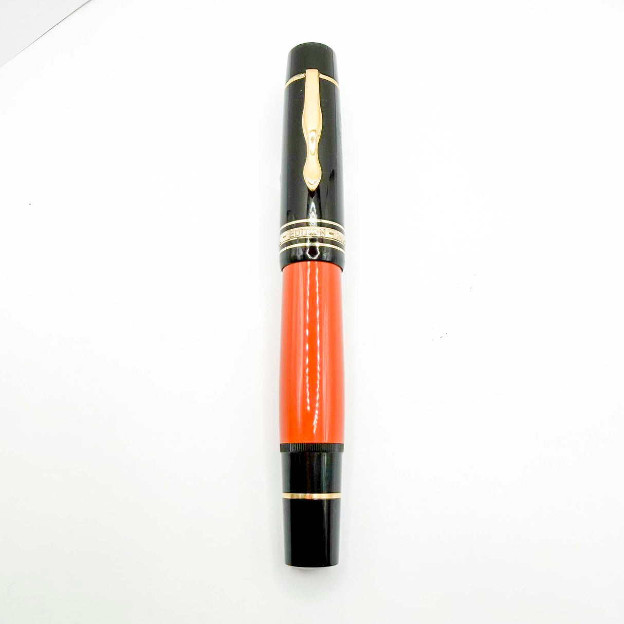 Montblanc Ernest Hemingway Writers Series Limited Edition Fountain Pen  - Fine 18kt Gold Nib