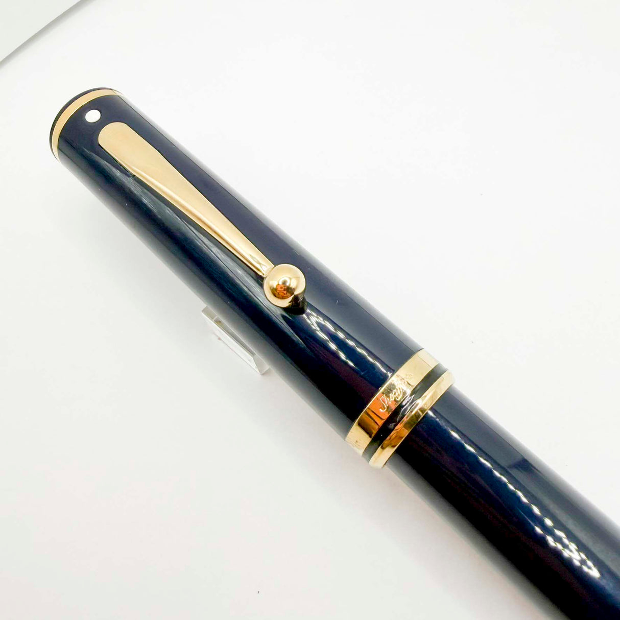 Sheaffer Solid Blue Connaisseur Fountain Pen - Medium 18kt Gold Nib