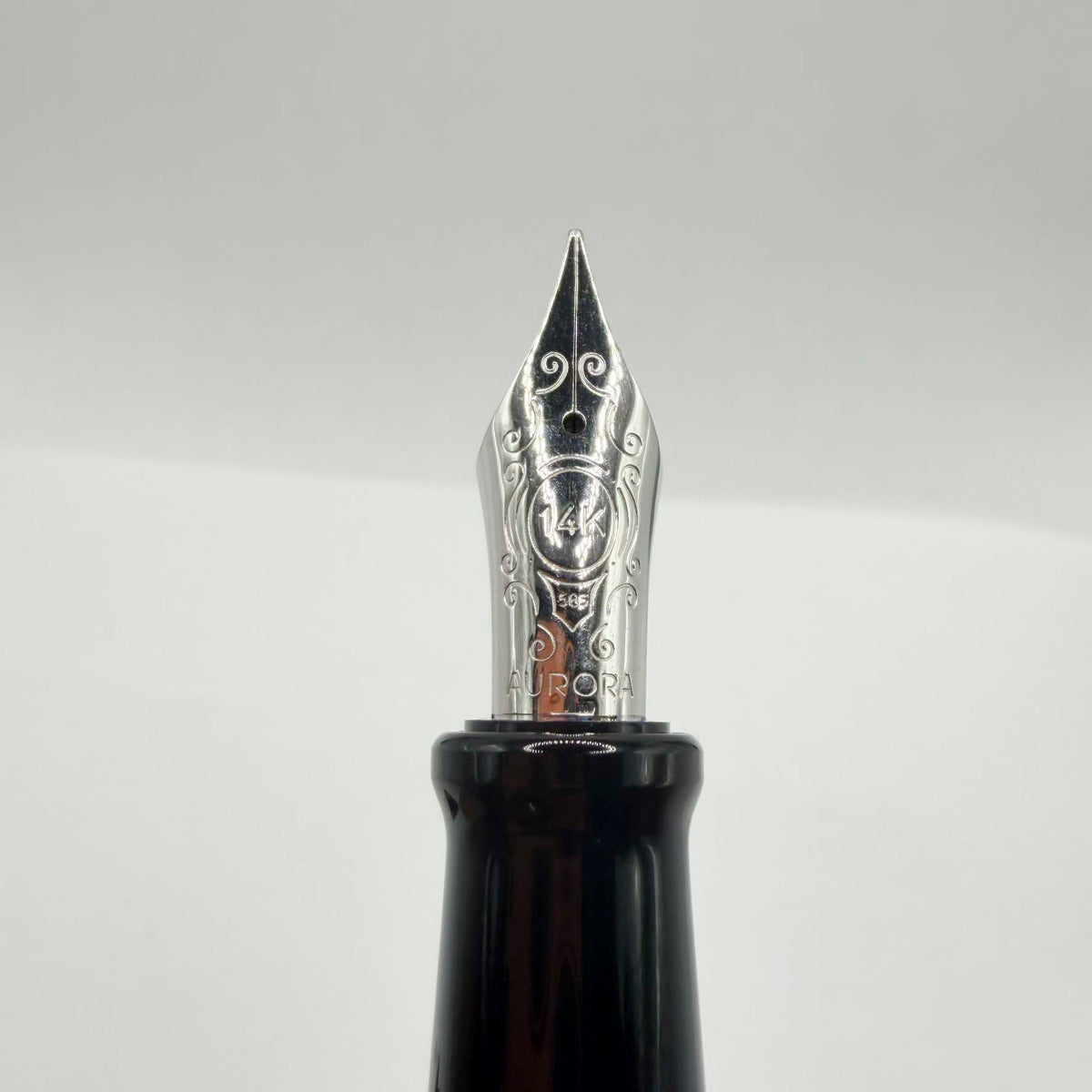 Aurora Optima  Marbled Burgundy Auroloide Fountain Pen -  Fine 14kt Gold Nib