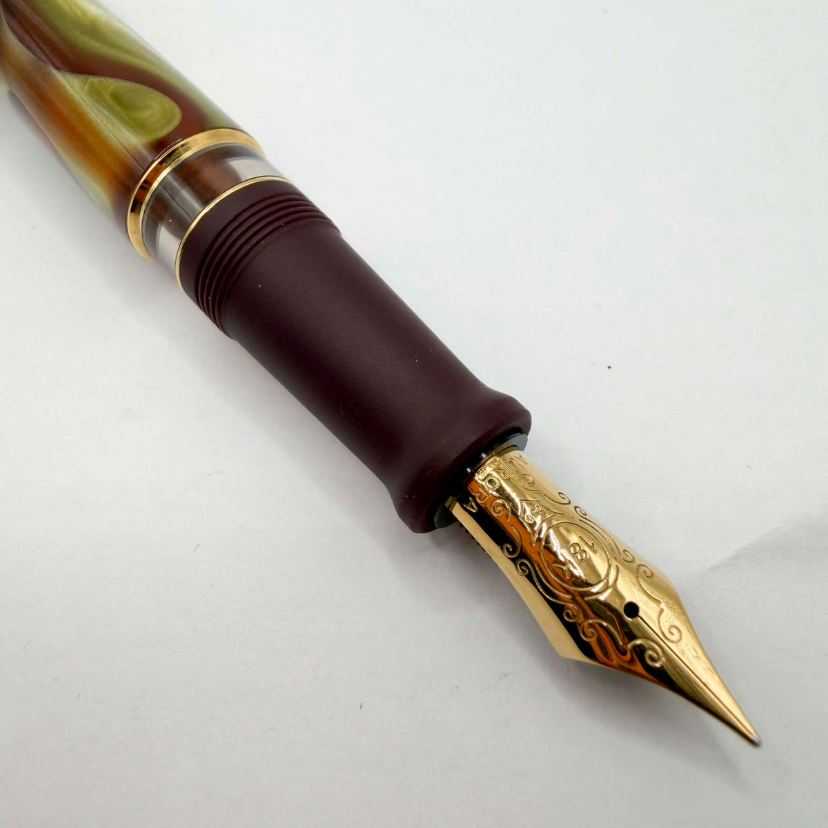 Aurora Optima Asia Limited Edition Fountain Pen #2816 - Medium 18kt Gold Nib