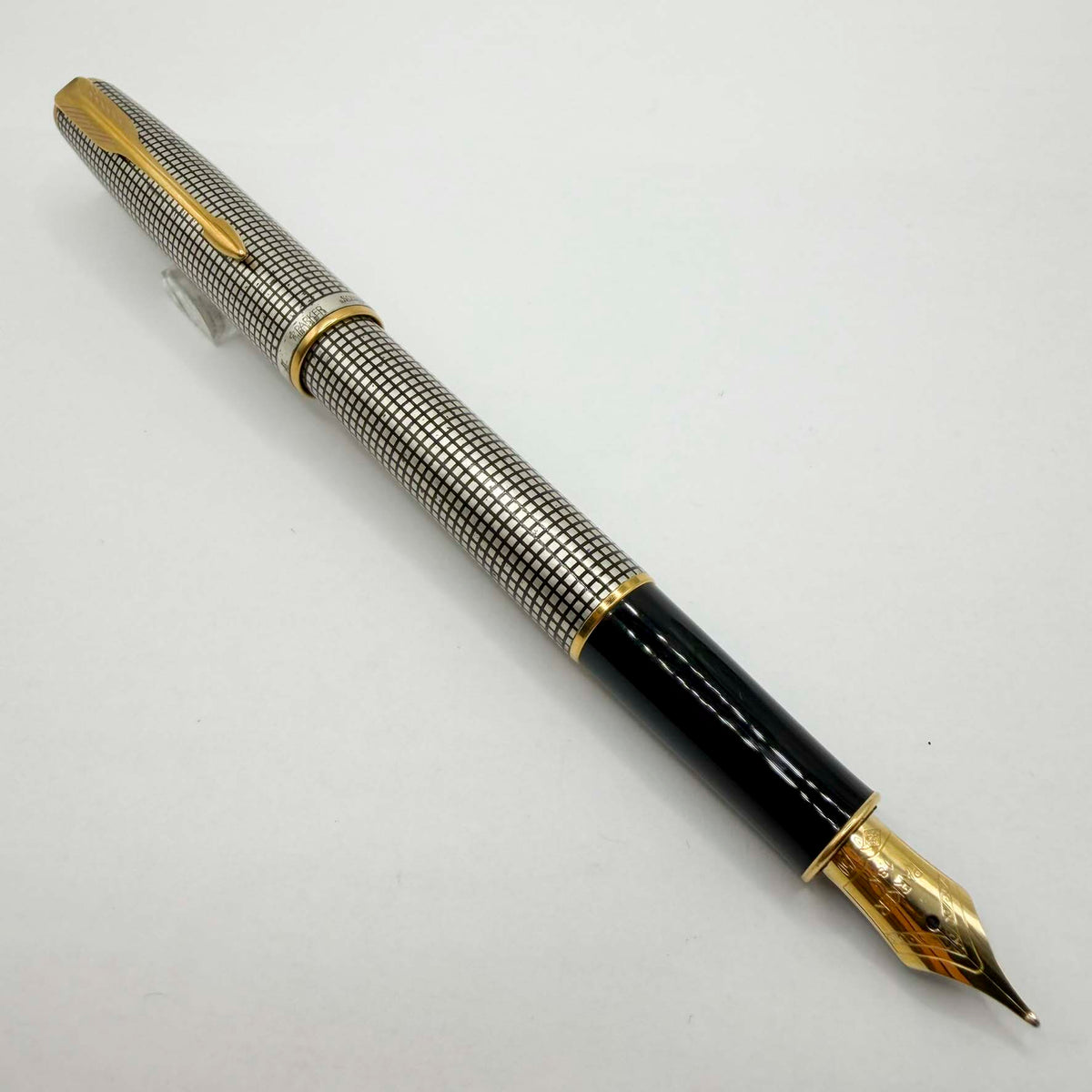 Parker Sonnet Sterling Silver Cisele Cross Hatch Fountain Pen - Medium 18kt Gold Nib