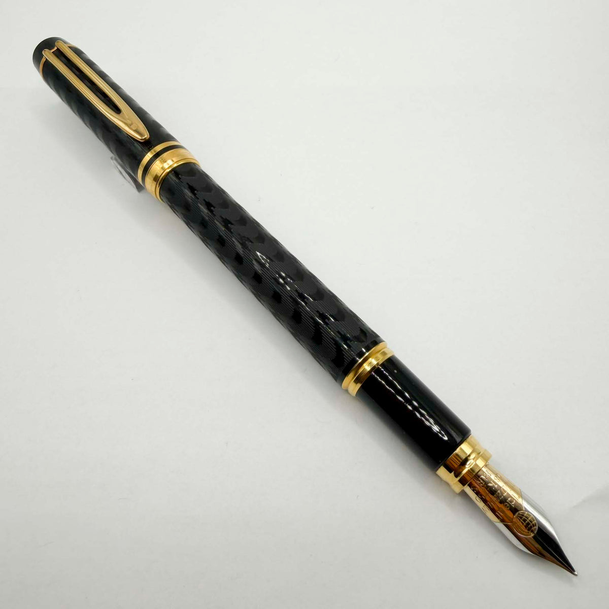 Waterman  Man 100 Opera Black Chased Fountain Pen - Medium 18kt Gold Nib