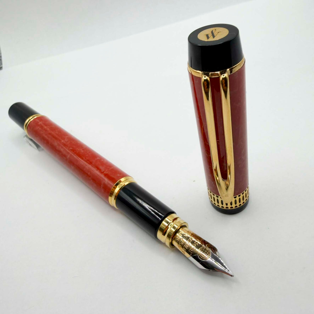 Waterman Patrician Red Coral Marble Fountain Pen - Medium 18kt Gold Nib