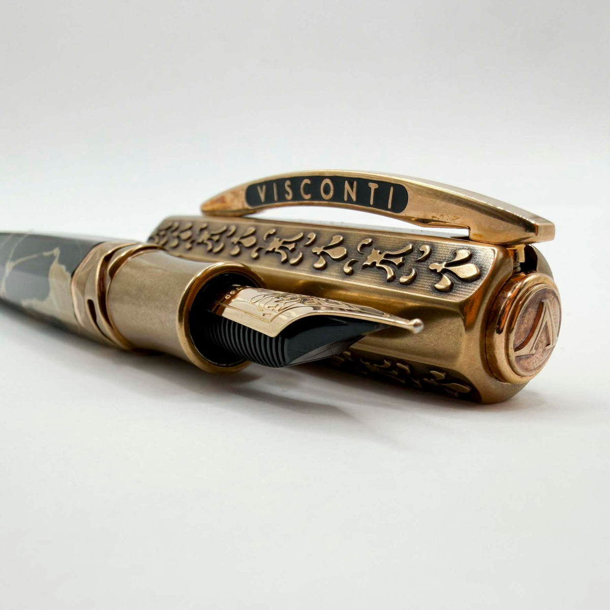 Visconti Medici il Magnifico Portoro Black Marble Limited Edition Fountain Pen - Broad 18kt Gold Nib
