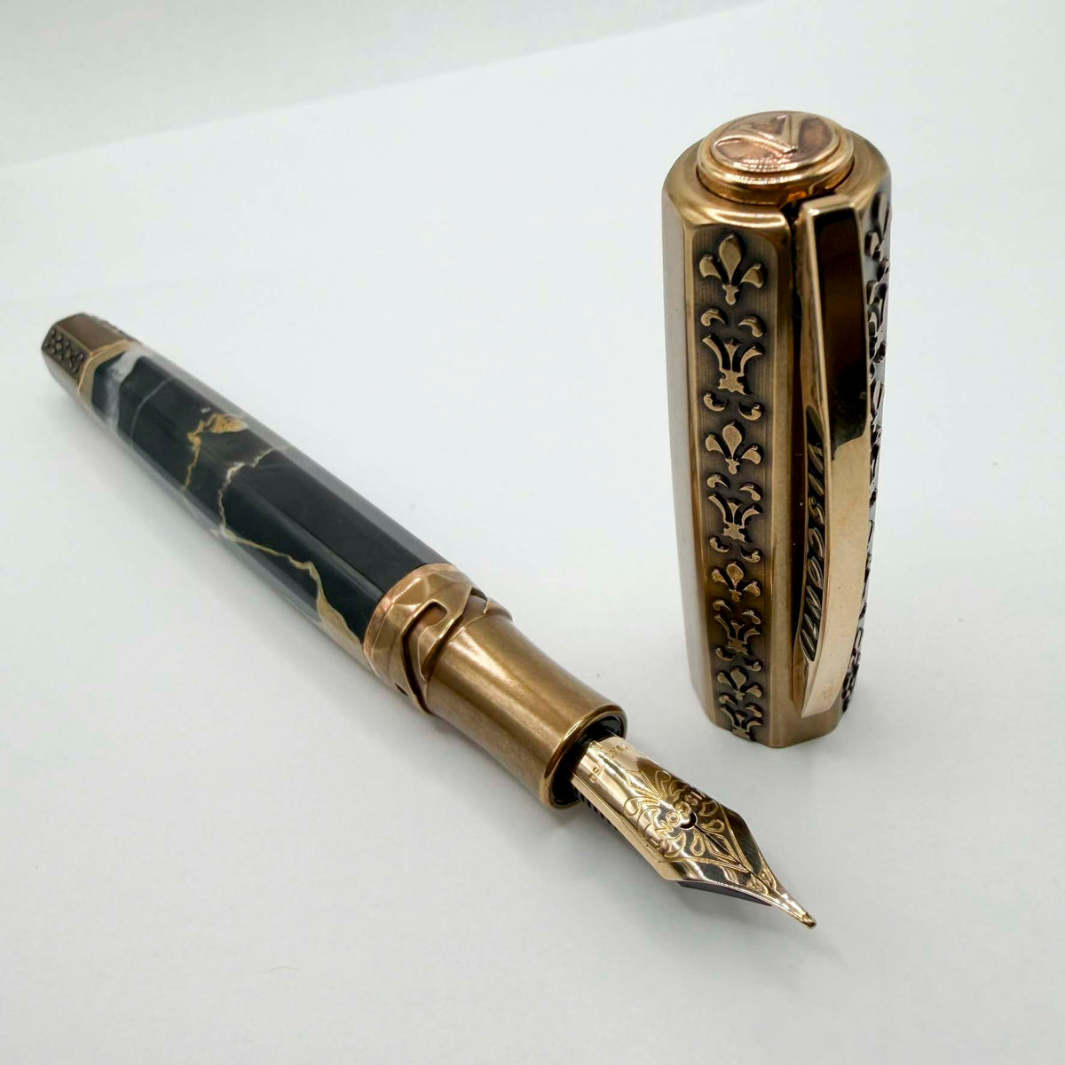 Visconti Medici il Magnifico Portoro Black Marble Limited Edition Fountain Pen - Broad 18kt Gold Nib
