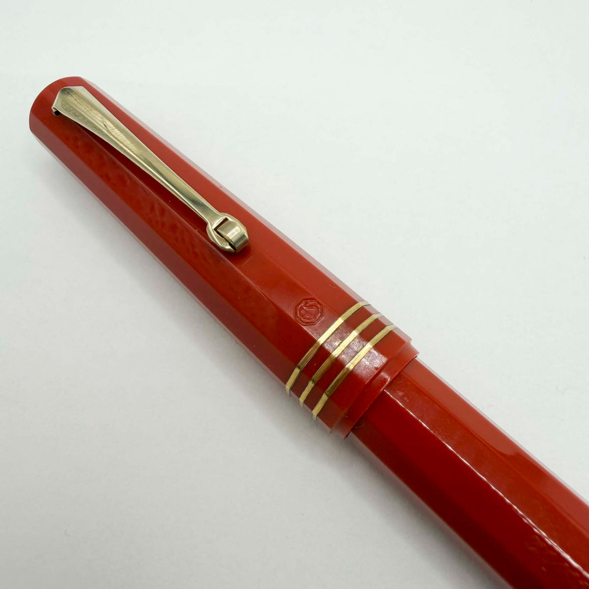 OMAS for Armando Simoni Club/1990's - Milord Paragon Coral Fountain Pen - Fine 14kt Gold Nib