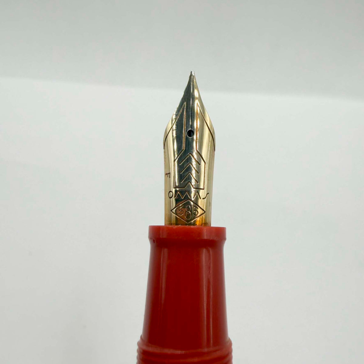OMAS for Armando Simoni Club/1990's - Milord Paragon Coral Fountain Pen - Fine 14kt Gold Nib