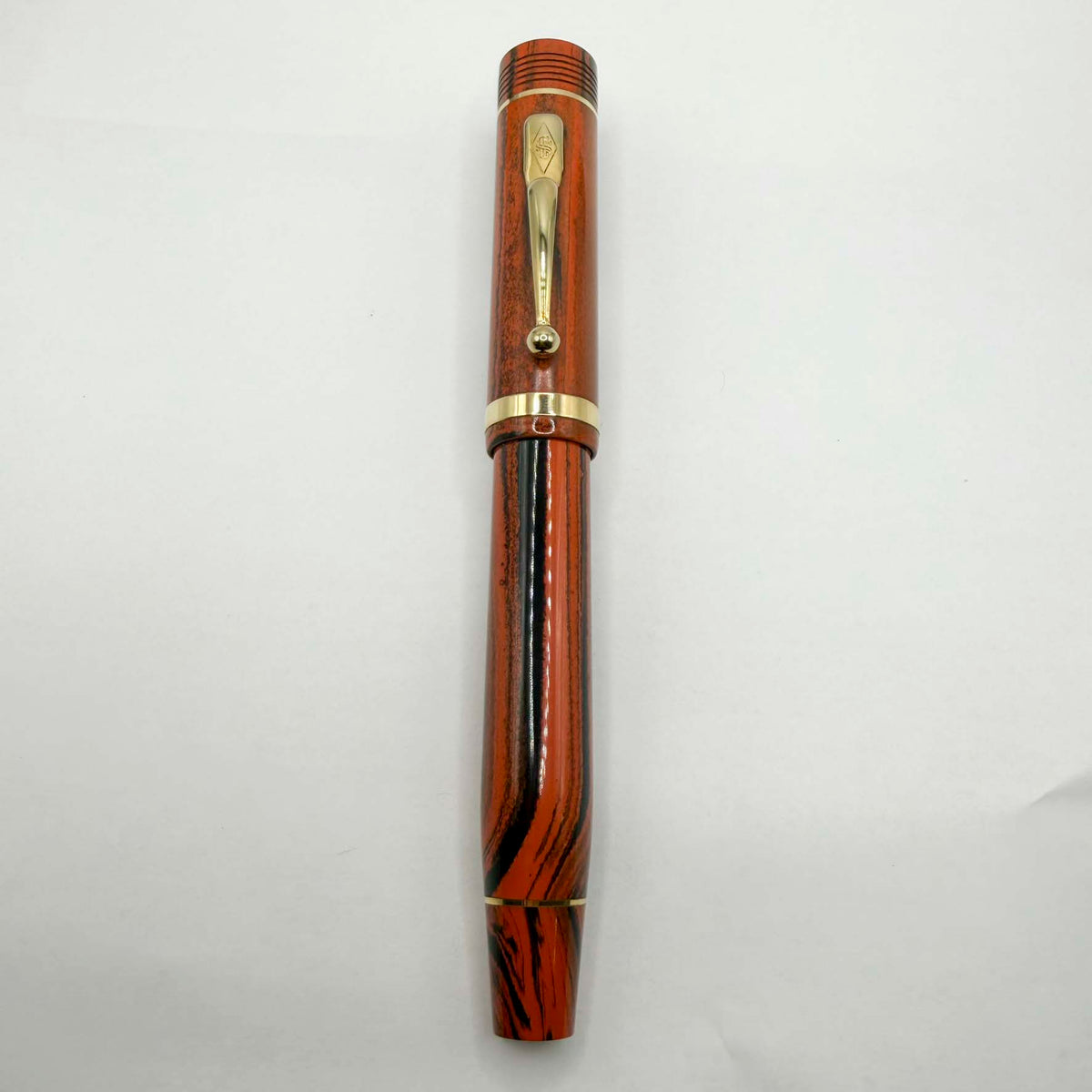 Conway Stewart Winston Churchill Woodgrain Ebonite  Fountain Pen - Medium Italic 18kt Gold Nib