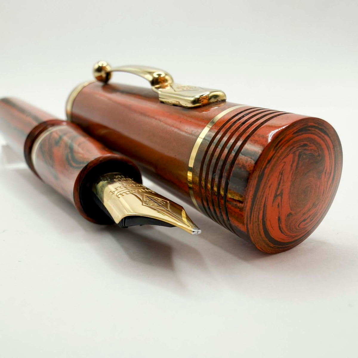 Conway Stewart Winston Churchill Woodgrain Ebonite  Fountain Pen - Medium Italic 18kt Gold Nib