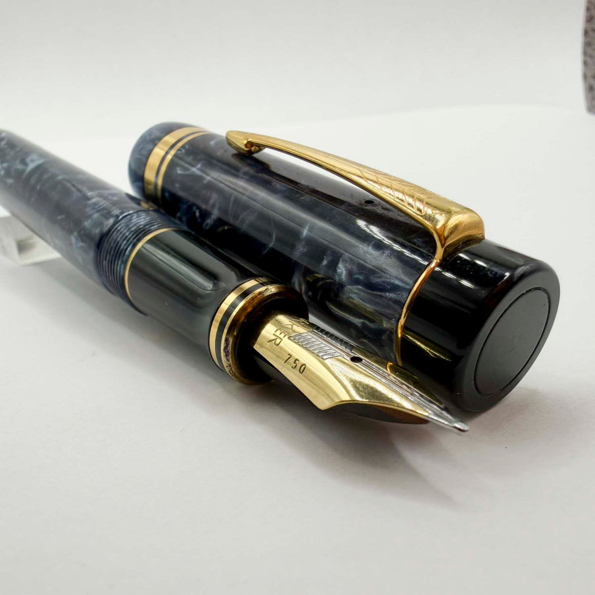 Parker Duofold Centennial (Largest) Marbled Blue  Fountain Pen - Medium #83 18kt Gold Nib (Circa 1990)