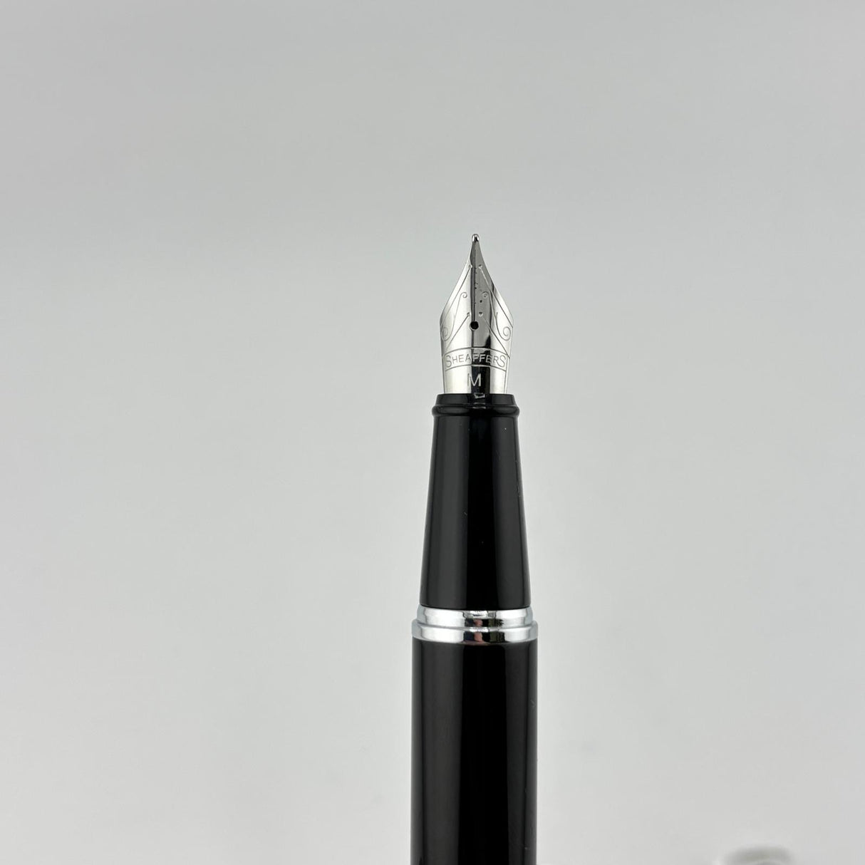 SHEAFFER 300 Chrome cap Glossy black barrel - Fountain Pen