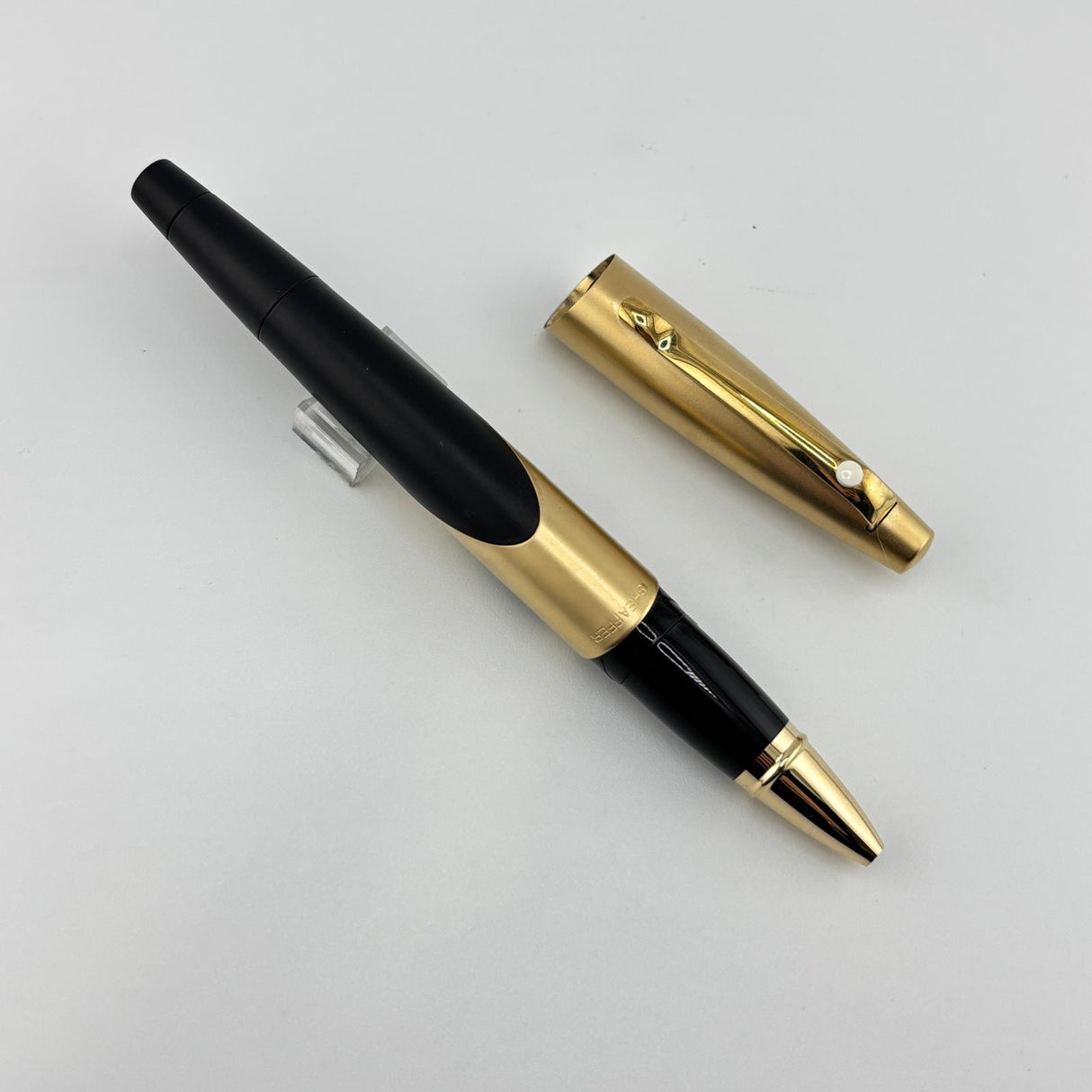 Sheaffer Vintage Intrigue  GOLD AND BLACK -   Rollerball  Pen